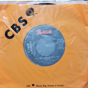 Cyndi Lauper - Girls Just Want To Have Fun