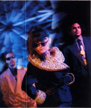 Candi - World Keeps On Turning - Quarantunes