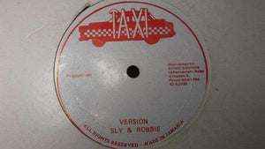 Dennis Brown - Hold On To What You Got (12") 1982 - Quarantunes