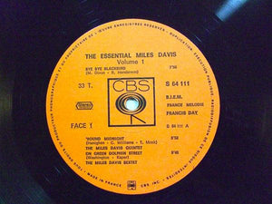 Miles Davis - The Essential Miles Davis - 1973 - Quarantunes