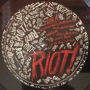 Paramore - Riot! - Quarantunes