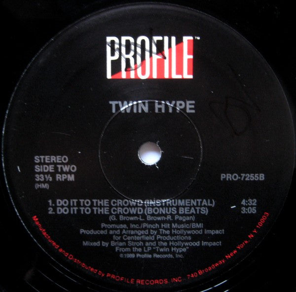 Twin Hype - Do It To The Crowd