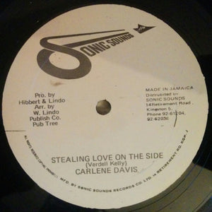 Carlene Davis - Stealing Love On The Side