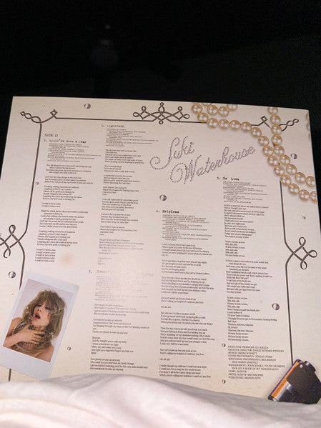 Suki Waterhouse - Memoir Of A Sparklemuffin 