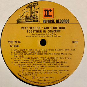 Pete Seeger & Arlo Guthrie - Pete Seeger & Arlo Guthrie Together In Concert - 1975