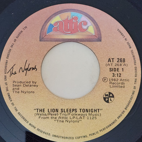 The Nylons - The Lion Sleeps Tonight