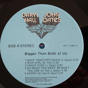 Daryl Hall & John Oates - Bigger Than Both Of Us