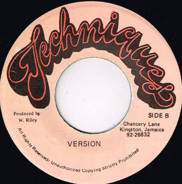 Gregory Isaacs - Loneliness Keeps Lingering -