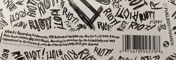 Paramore - Riot! - Quarantunes